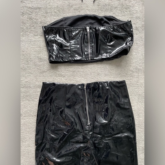 Devil costume. Vinyl leggings and tube top - Picture 2 of 6